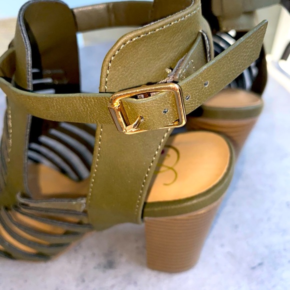 Weaved Wedges - Picture 5 of 9